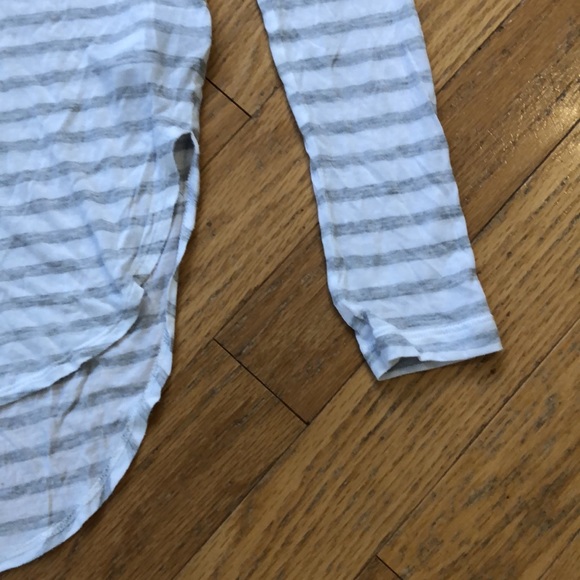 Banana Republic Dolman Sleeve Grey / White Striped Crewneck Shirt - XS - Picture 5 of 11